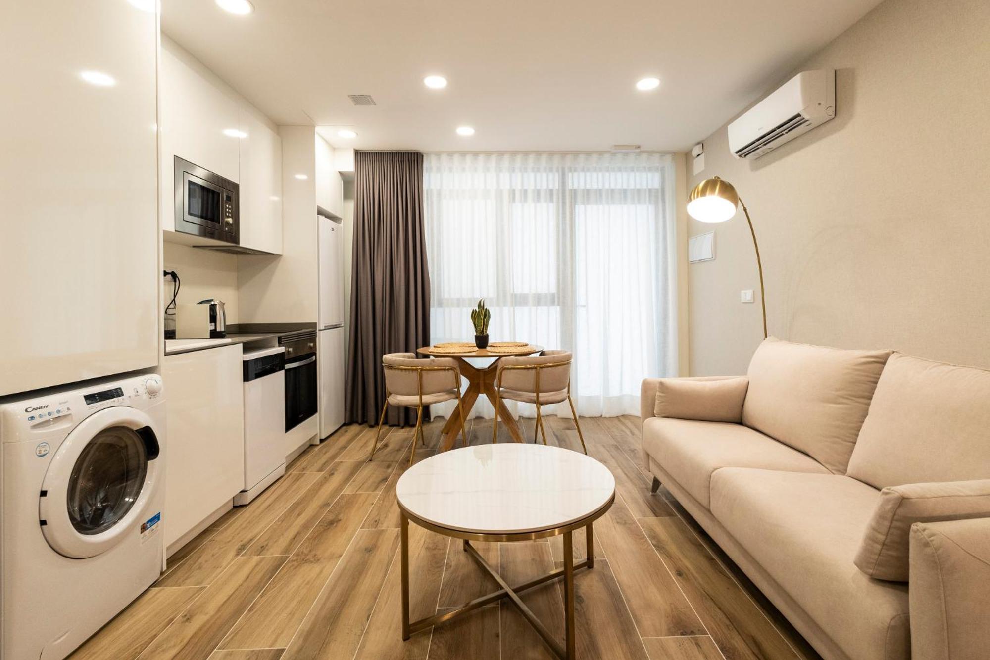 Cortes Suites By Concept Flats Valencia Exterior photo