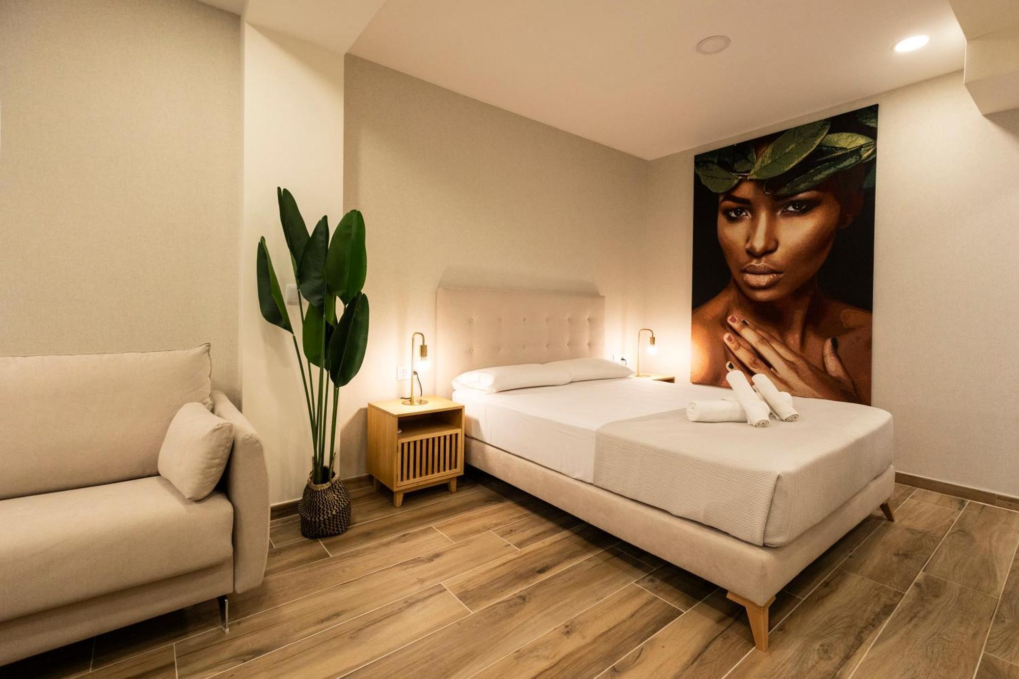 Cortes Suites By Concept Flats Valencia Exterior photo