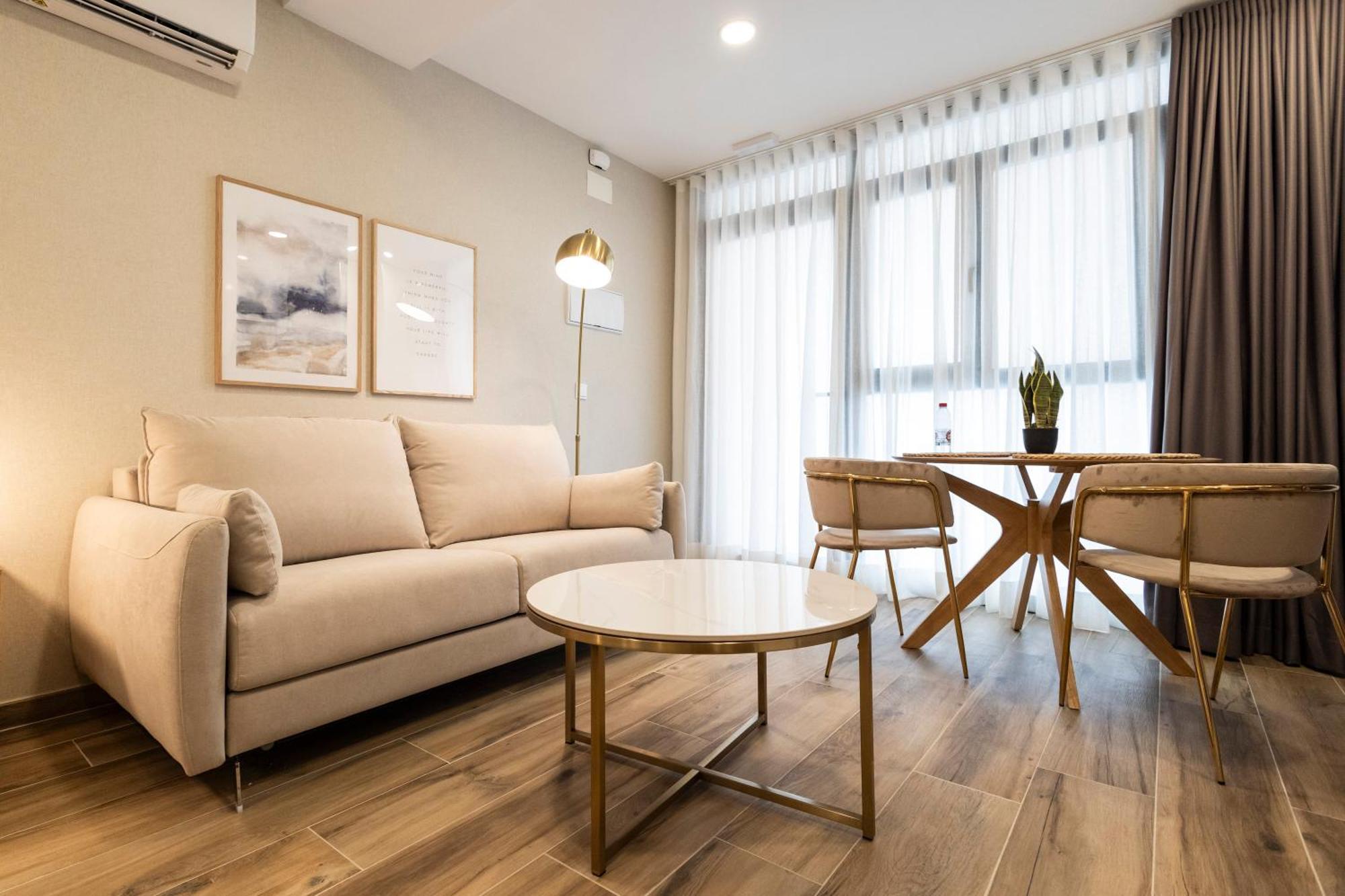 Cortes Suites By Concept Flats Valencia Exterior photo