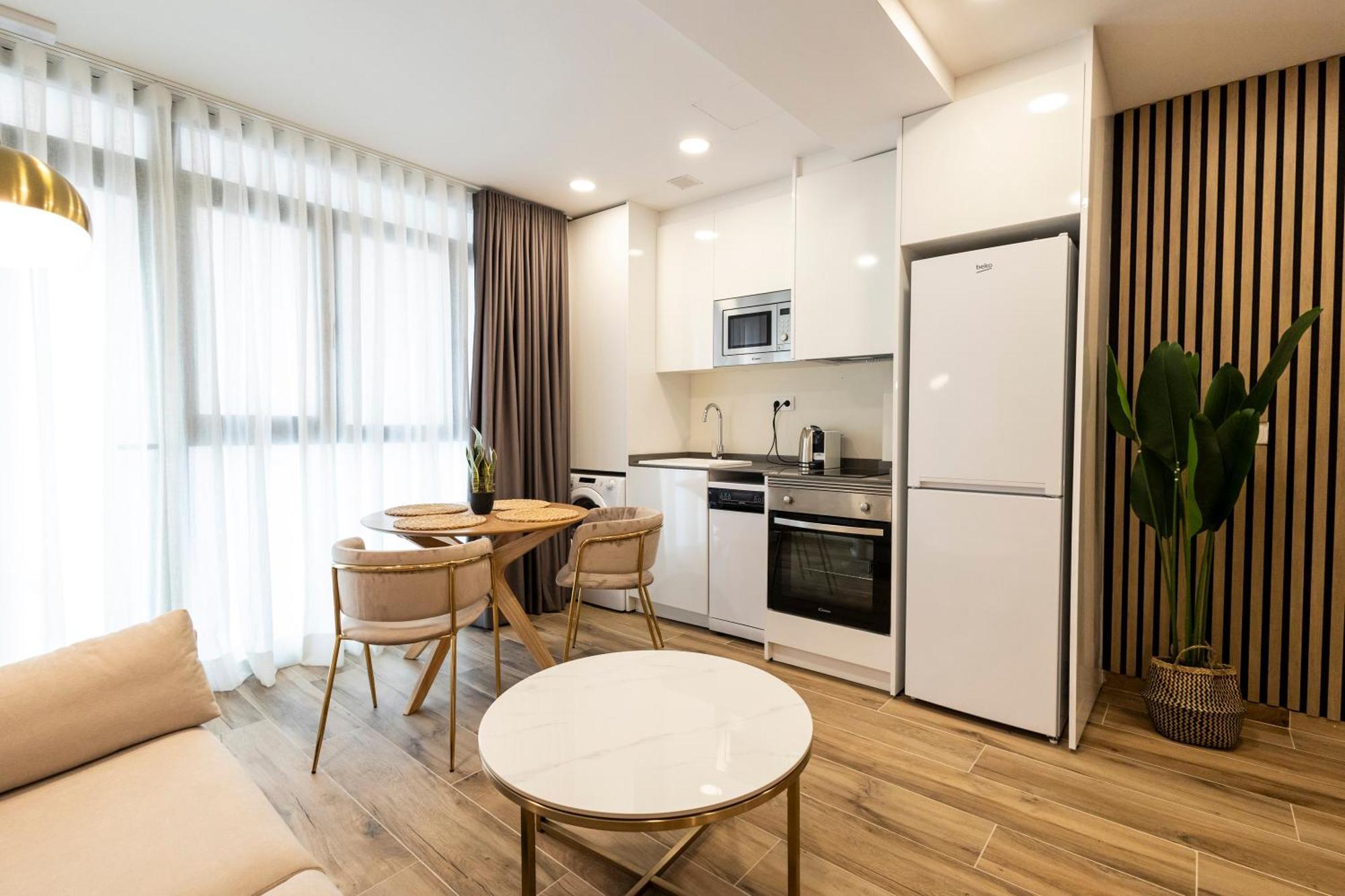 Cortes Suites By Concept Flats Valencia Exterior photo