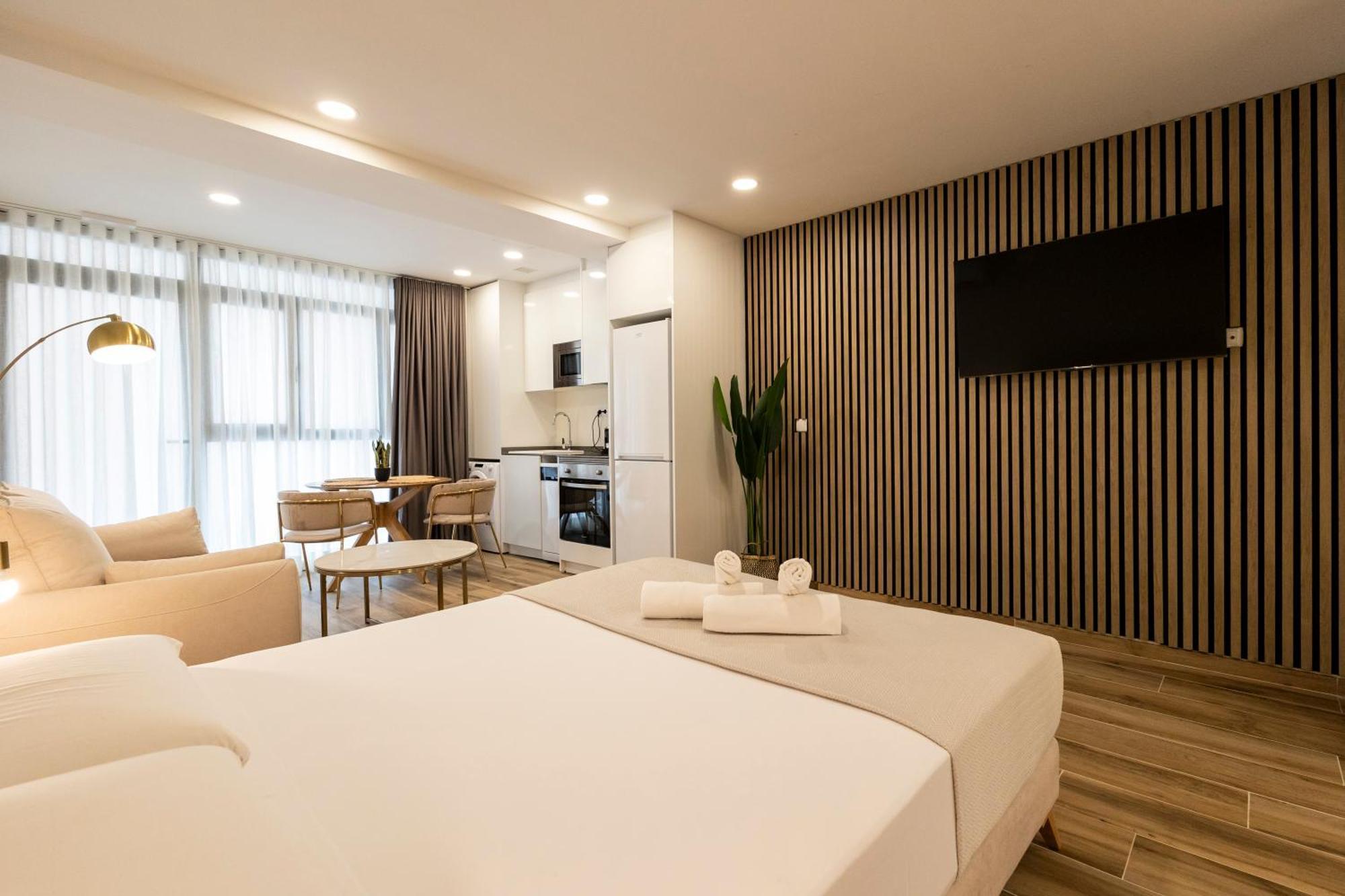 Cortes Suites By Concept Flats Valencia Exterior photo